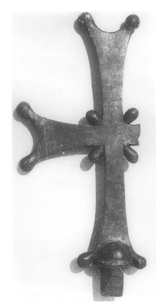 Brass cross (Sal. 5334)
(cross: Georges Roux, Salamine de Chypre. XV. La basilique de la Campanopétra, Paris 1998, Fig. 200)